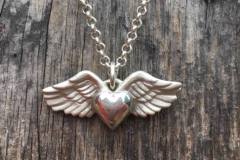 kazymerchyk_wingedheart-necklace-rain-kazymerchyk